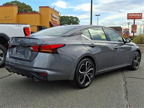 2025 Nissan Altima SR