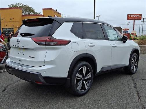 2025 Nissan Rogue SL