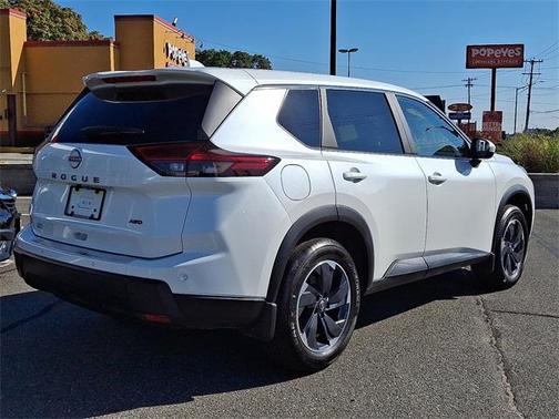 2025 Nissan Rogue SV