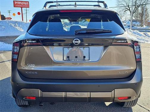 2025 Nissan Kicks SV