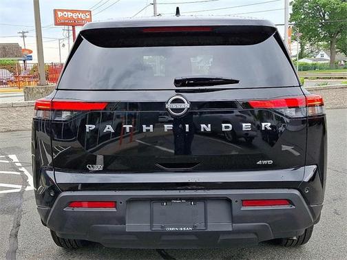 2024 Nissan Pathfinder S