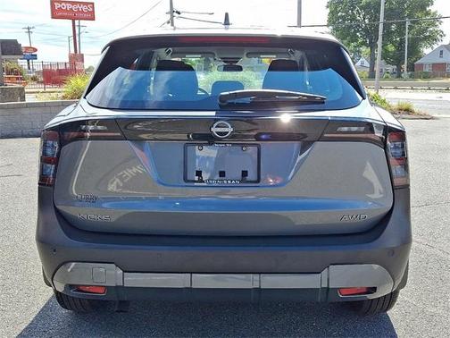 2025 Nissan Kicks S