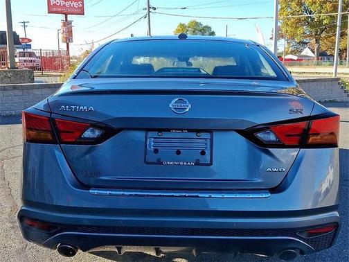 2022 Nissan Altima 2.5 SR