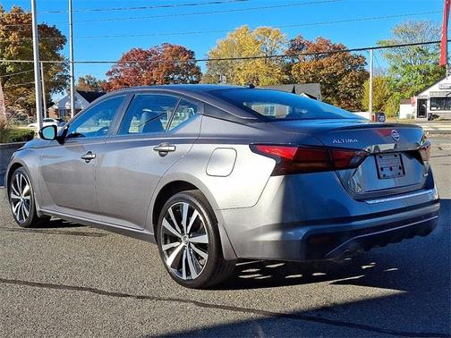 2022 Nissan Altima 2.5 SR