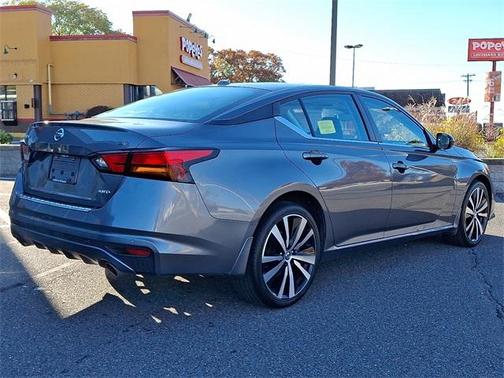 2022 Nissan Altima 2.5 SR