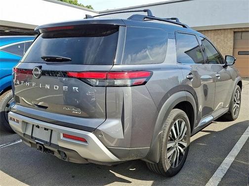 2023 Nissan Pathfinder Platinum