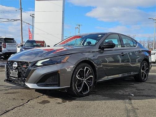 2025 Nissan Altima SR