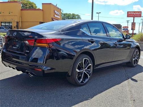 2025 Nissan Altima SR