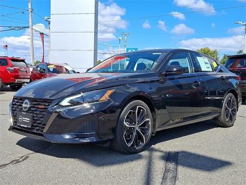 2025 Nissan Altima SR