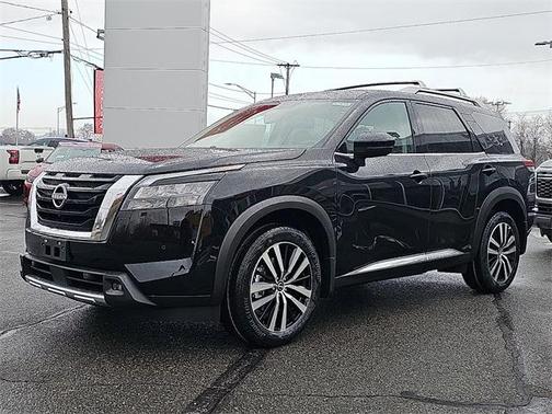 2025 Nissan Pathfinder Platinum