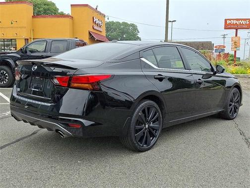 2022 Nissan Altima 2.5 SR