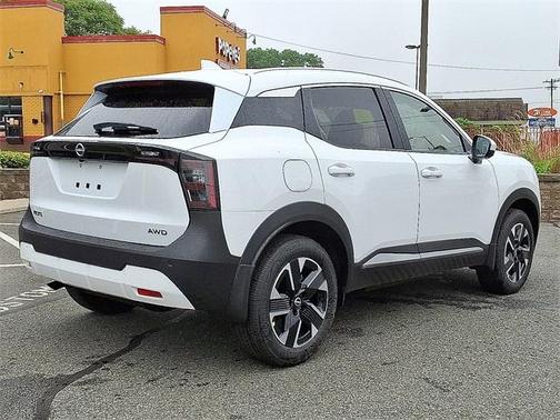 2025 Nissan Kicks SV