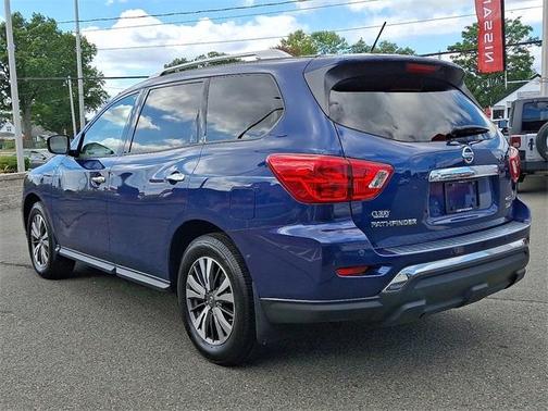 2017 Nissan Pathfinder SV