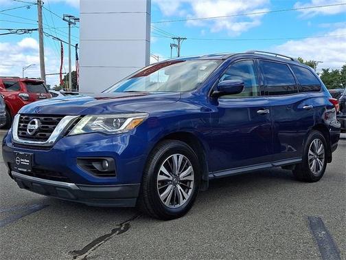 2017 Nissan Pathfinder SV