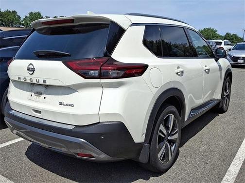 2022 Nissan Rogue SL
