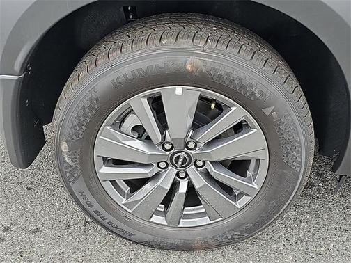 2025 Nissan Pathfinder S