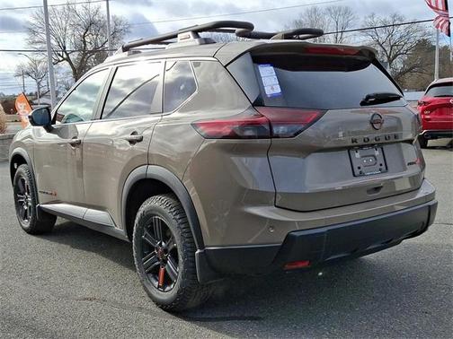 2025 Nissan Rogue Rock Creek