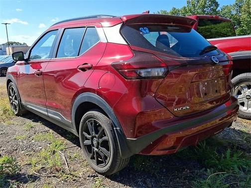 2021 Nissan Kicks SR