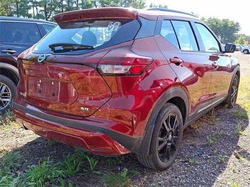 2021 Nissan Kicks SR