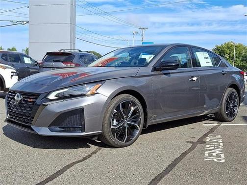2025 Nissan Altima SR