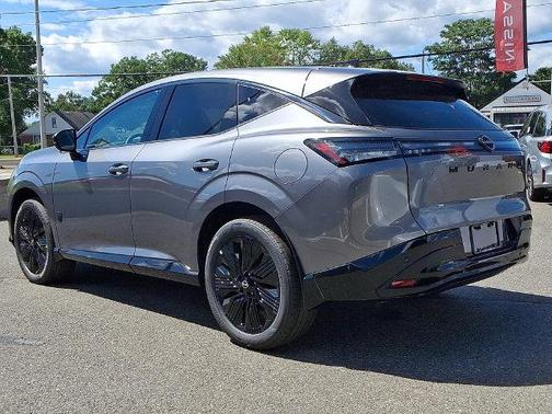 Gun Metallic 2027 Nissan Murano DA
