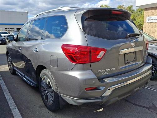 2020 Nissan Pathfinder SV