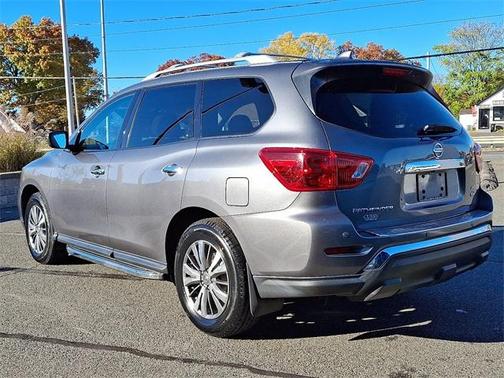 2020 Nissan Pathfinder SV