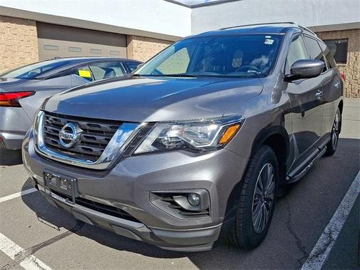 2020 Nissan Pathfinder SV