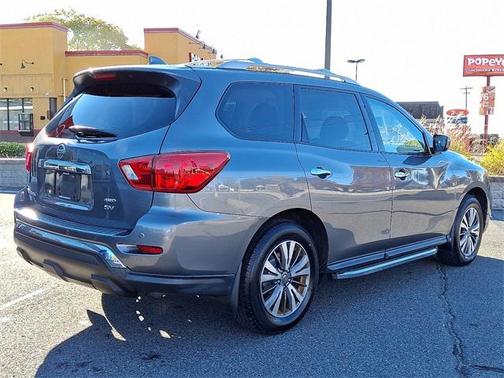 2020 Nissan Pathfinder SV