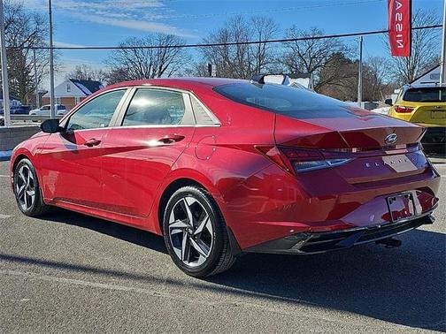 2022 Hyundai ELANTRA Limited