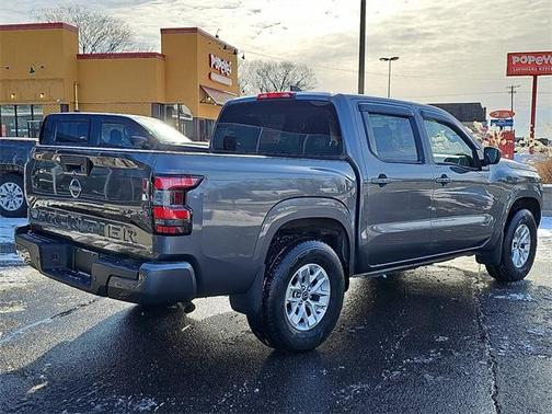 2024 Nissan Frontier SV