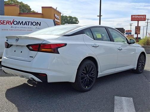 2025 Nissan Altima SV