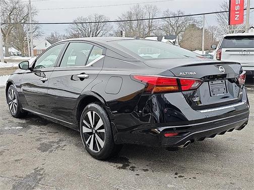 2022 Nissan Altima 2.5 SV