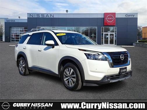 2023 Nissan Pathfinder SL