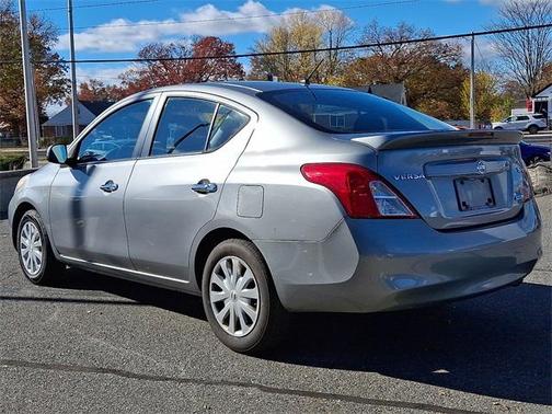 2013 Nissan Versa 1.6 SV