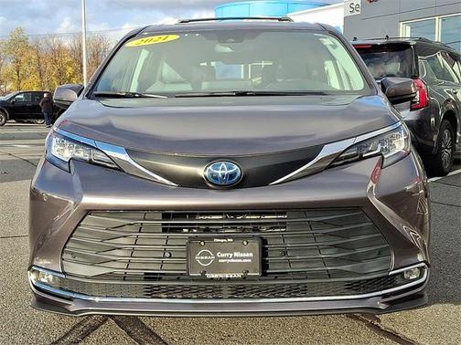 2021 Toyota Sienna XLE