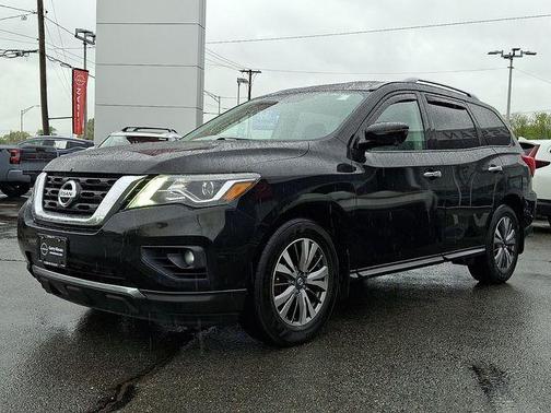 Magnetic Black 2019 Nissan Pathfinder SL