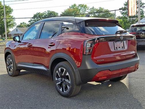 2025 Nissan Kicks SV
