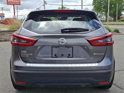 2022 Nissan Rogue Sport SV