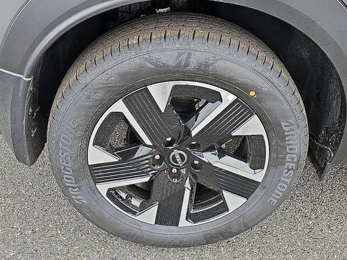 Gun Metallic 2026 Nissan Kicks SV