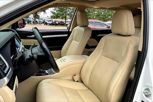 2017 Toyota Highlander SE