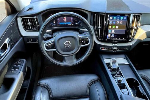 2022 Volvo XC60 B6 Inscription