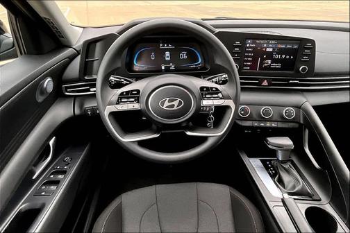 Black 2026 Hyundai ELANTRA SE