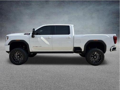 Summit White 2022 GMC Sierra 2500 AT4