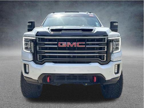 Summit White 2022 GMC Sierra 2500 AT4