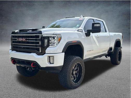 Summit White 2022 GMC Sierra 2500 AT4
