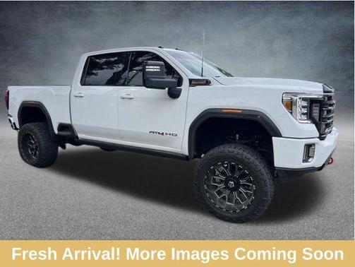 Summit White 2022 GMC Sierra 2500 AT4
