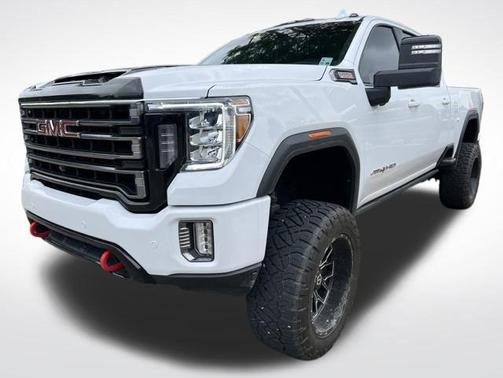 Summit White 2022 GMC Sierra 2500 AT4