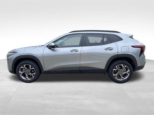 Sterling Gray Metallic 2025 Chevrolet Trax LT