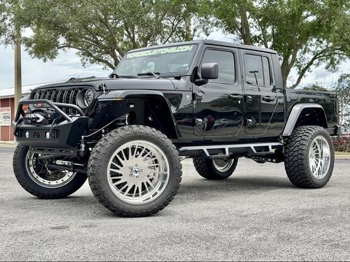 Black Clearcoat 2024 Jeep Gladiator Sport S